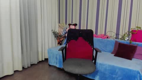 MilanaAlvis online show from 10.18.25