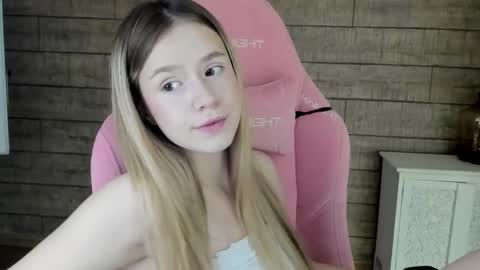 MilanaBalmain online show from 11.22.25