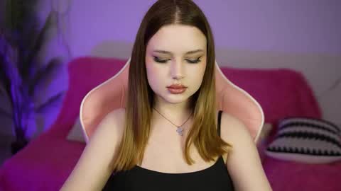 milanamoons online show from 09.26.25