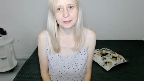 Milena online show from 02.28.25
