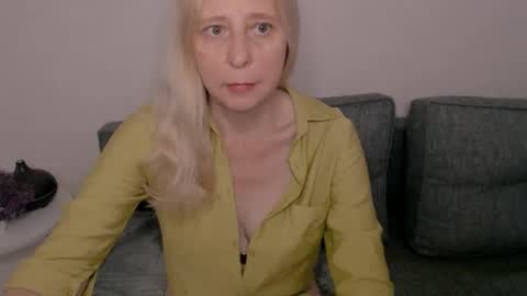 Milena online show from 09.10.25