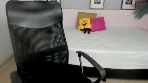 Mila Rose online show from 12.23.24