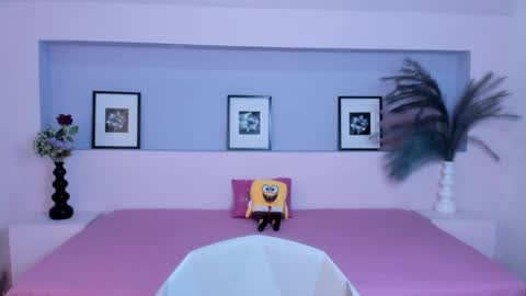 Mila Rose online show from 01.05.25