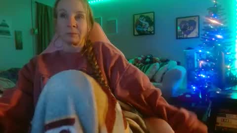 Snapshot of milastoned chatting on 12.02.25 Mila online show from 12.02.25