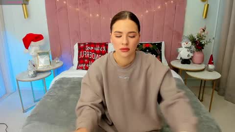 Snapshot of milavox chatting on 12.22.24 Mia online show from 12.22.24