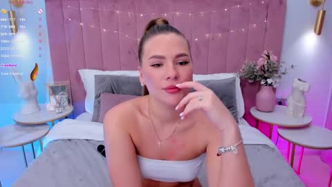 Snapshot of milavox chatting on 03.01.25 Mia online show from 03.01.25