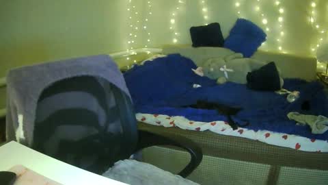 Milaxcute online show from 12.16.25