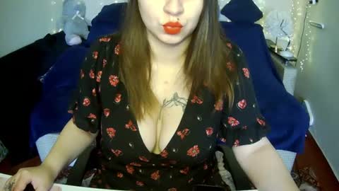 Snapshot of milaxcute chatting on 07.16.26 Milaxcute online show from 07.16.26