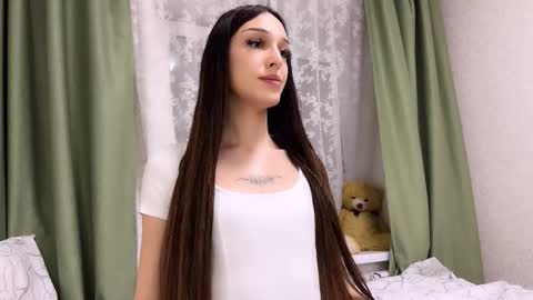 Snapshot of milaxmme chatting on 12.15.25 Milana online show from 12.15.25