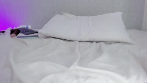 Snapshot of mile_u chatting on 01.07.25 Milena online show from 01.07.25