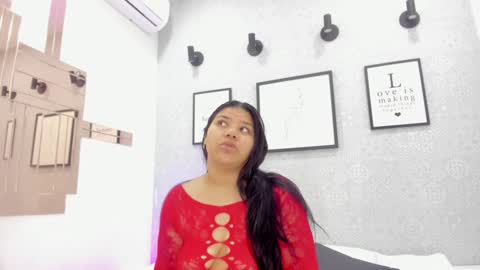 Snapshot of mile_u chatting on 01.22.25 Milena online show from 01.22.25