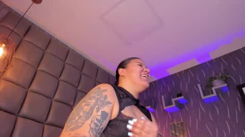 Snapshot of mile_u chatting on 09.14.25 Milena online show from 09.14.25