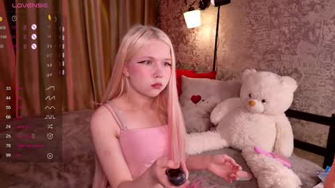 Mia online show from 03.27.26