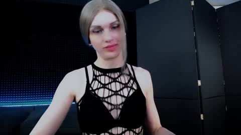 Milena Hardy online show from 10.02.25