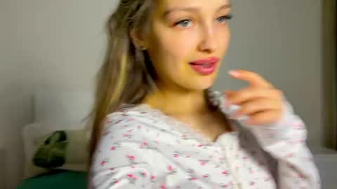 mileyy_cute online show from 02.26.26