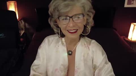 Snapshot of milf_ette chatting on 04.26.26 Fabiola online show from 04.26.26