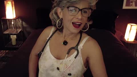 Snapshot of milf_ette chatting on 05.07.26 Fabiola online show from 05.07.26