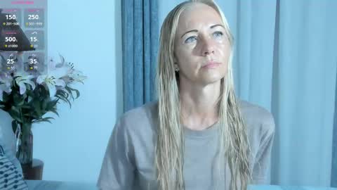 Snapshot of milf_hairy chatting on 06.10.26 Christine online show from 06.10.26