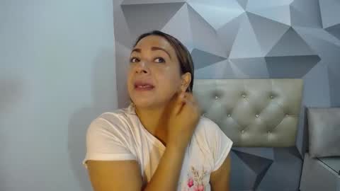 milf_hugeboobs online show from 11.16.25