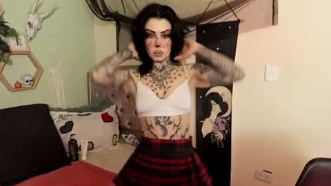 Snapshot of milf_onlyseduction chatting on 06.16.26 Isabella online show from 06.16.26
