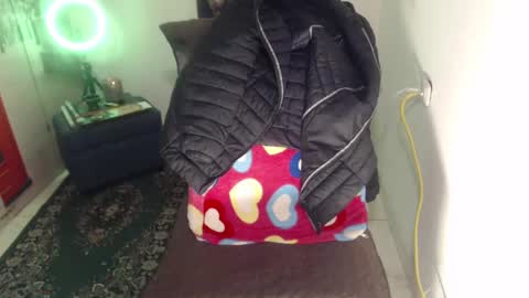 Snapshot of milf_valeria chatting on 09.18.25 Valeria online show from 09.18.25