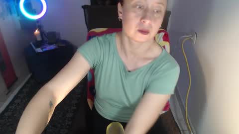 Snapshot of milf_valeria chatting on 09.26.25 Valeria online show from 09.26.25