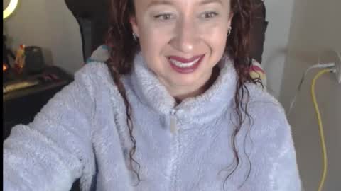 Snapshot of milf_valeria chatting on 10.17.25 Valeria online show from 10.17.25