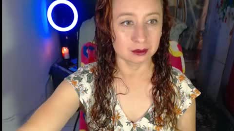 Snapshot of milf_valeria chatting on 10.28.25 Valeria online show from 10.28.25