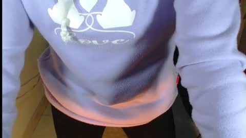 Snapshot of milf_valeria chatting on 10.29.25 Valeria online show from 10.29.25