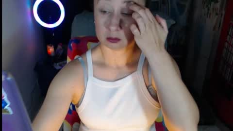 Snapshot of milf_valeria chatting on 10.30.25 Valeria online show from 10.30.25