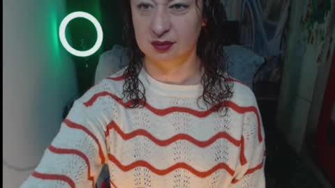 Snapshot of milf_valeria chatting on 11.13.25 Valeria online show from 11.13.25