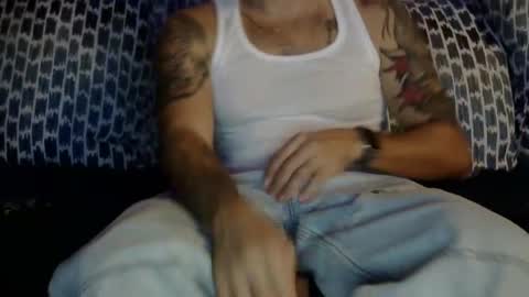 Snapshot of milfloverfl chatting on 02.17.25 milfloverfl online show from 02.17.25