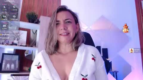 Snapshot of milfsecret69 chatting on 07.18.26 Sara online show from 07.18.26