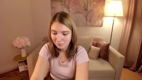 Snapshot of milinafox chatting on 10.10.25 milinafox online show from 10.10.25