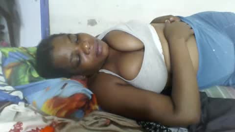 Snapshot of milk_titz chatting on 12.19.24 kinwity online show from 12.19.24