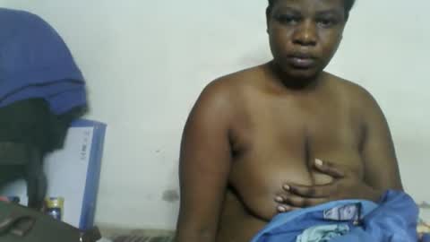 Snapshot of milk_titz chatting on 12.20.24 kinwity online show from 12.20.24