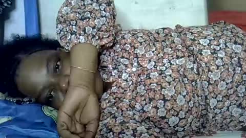 Snapshot of milk_titz chatting on 01.09.25 kinwity online show from 01.09.25