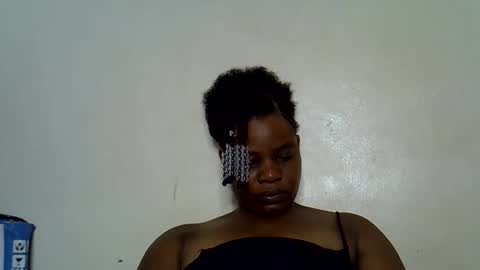 Snapshot of milk_titz chatting on 01.12.25 kinwity online show from 01.12.25