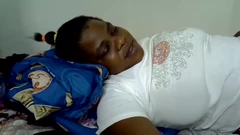 Snapshot of milk_titz chatting on 01.31.25 kinwity online show from 01.31.25