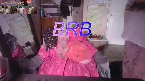 Snapshot of milkedmilf chatting on 11.12.25 milkedmilf online show from 11.12.25