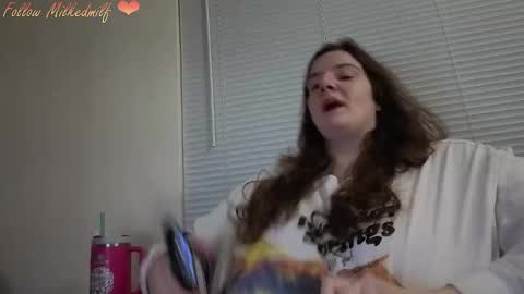 Snapshot of milkedmilf chatting on 12.15.25 milkedmilf online show from 12.15.25