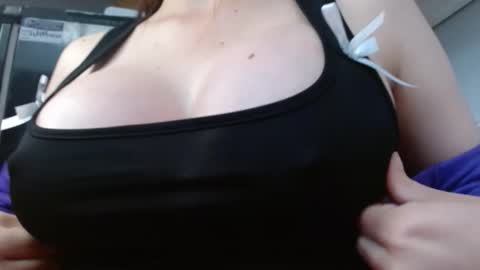 Snapshot of milker_amira chatting on 12.13.25 Amira online show from 12.13.25