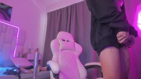 Snapshot of milkwhore1 chatting on 04.10.26 Michelle online show from 04.10.26