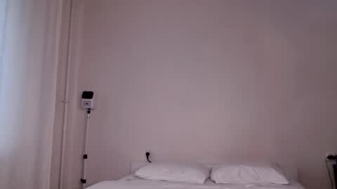 Snapshot of milky__way_ chatting on 10.24.25 milky__way_ online show from 10.24.25