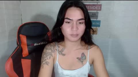 Snapshot of milkycumnel23 chatting on 12.20.24 NEL 23 online show from 12.20.24