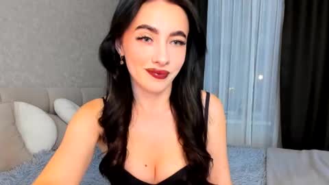 milla moore online show from 10.05.25
