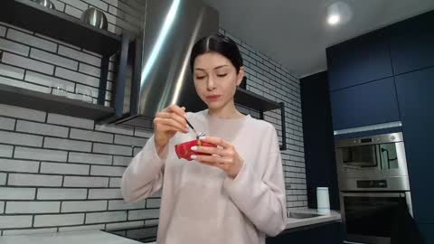 Snapshot of milla_bella chatting on 02.25.26 milla bella online show from 02.25.26