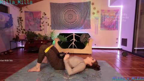 Snapshot of milla_milla chatting on 12.20.25 milla_milla online show from 12.20.25