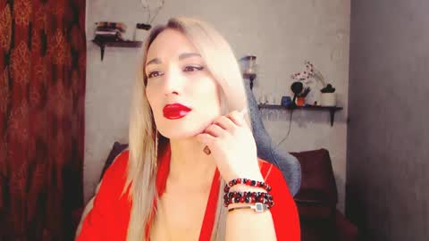 Snapshot of millaxqueen chatting on 02.21.25 MillaXQueen online show from 02.21.25