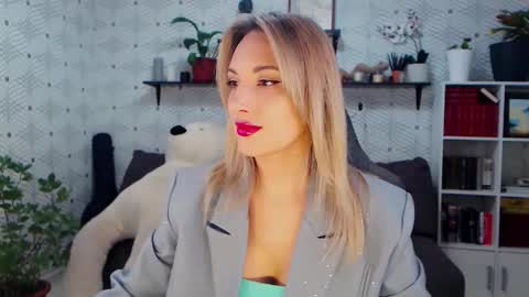 MillaXQueen online show from 02.04.26